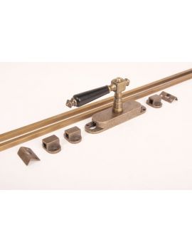 Krukespagnolet kruk 158 met stangen maat 2400mm in Brons antiek met zwart ebbenhout.