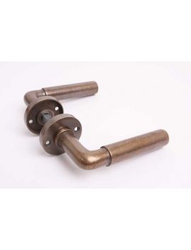 Deurkrukken model Bauhaus met standaard rozetten maat 105mm in brons antiek